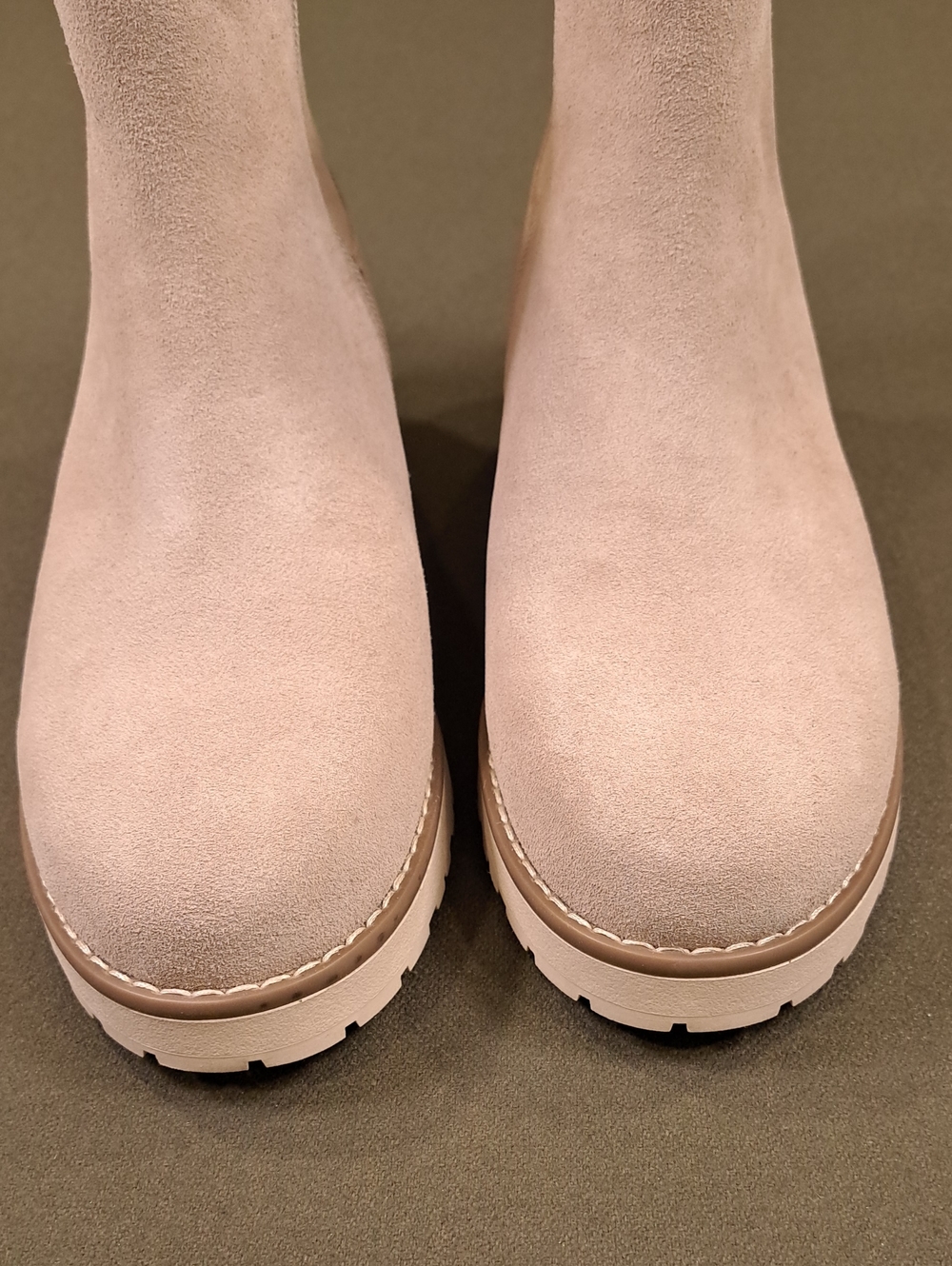 Crown Vintage Taylen Bootie - Color: Dove - Size: Women 9 - Picture 4 of 11